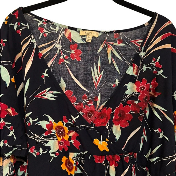 Kori Floral Blouse with Tassel Fringe Hem - Picture 4 of 6